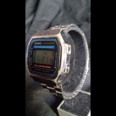 Casio - illuminator - 3298 A168 - Vtg